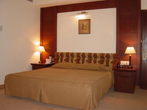 Hotel Raj Continental Амритсар Номер фото