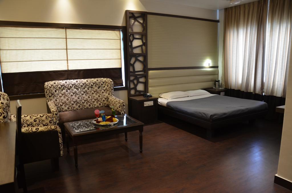 Hotel Raj Continental Амритсар Экстерьер фото
